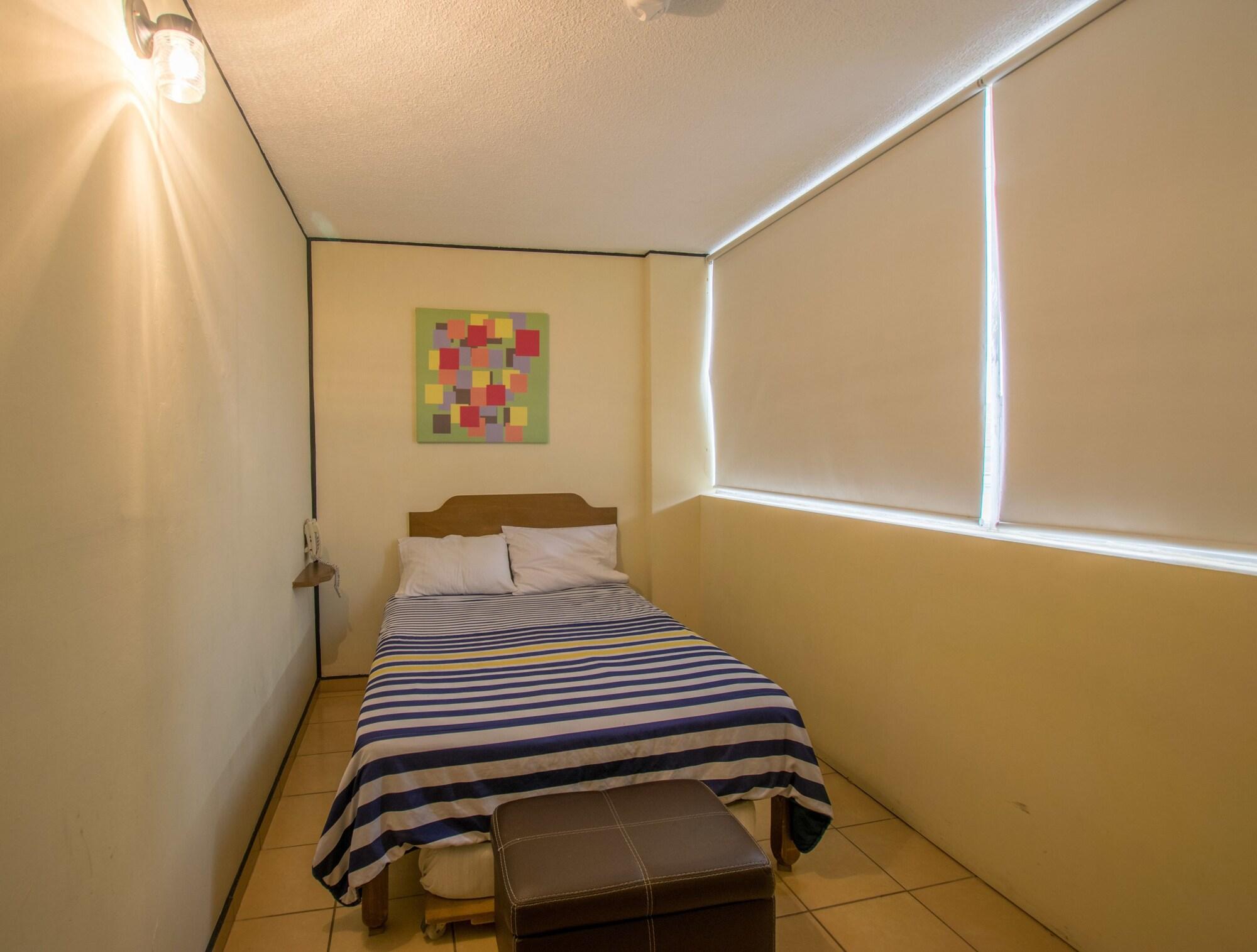 Hotel Mateos 1215 León de los Aldamas Extérieur photo