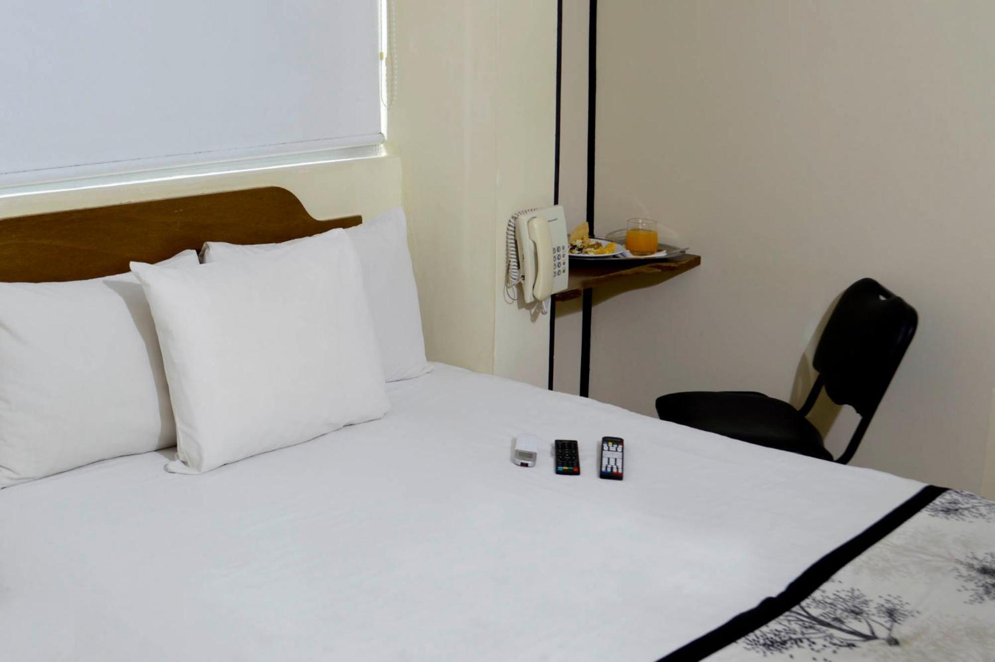 Hotel Mateos 1215 León de los Aldamas Extérieur photo