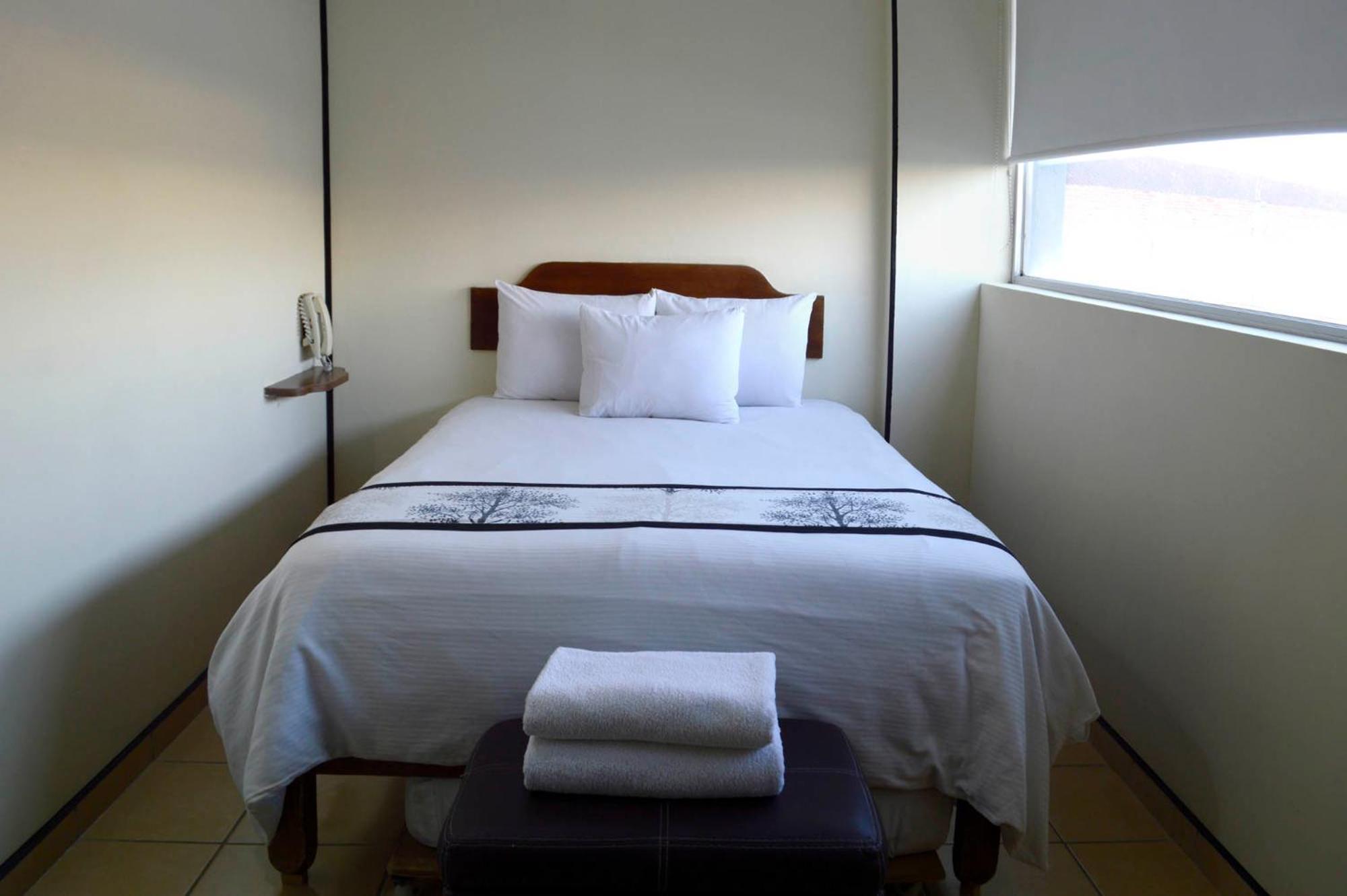 Hotel Mateos 1215 León de los Aldamas Extérieur photo