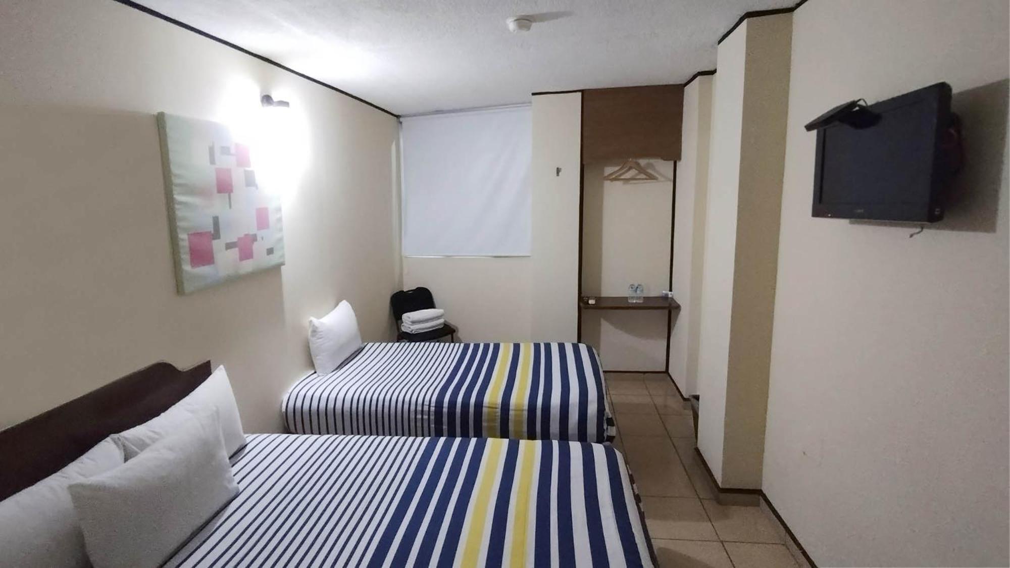Hotel Mateos 1215 León de los Aldamas Extérieur photo